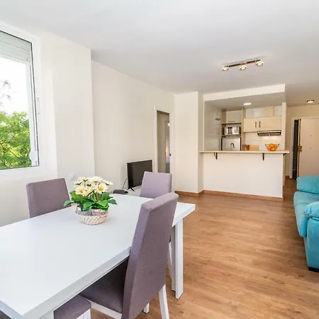 Recently Refurbished 1br Apt. *